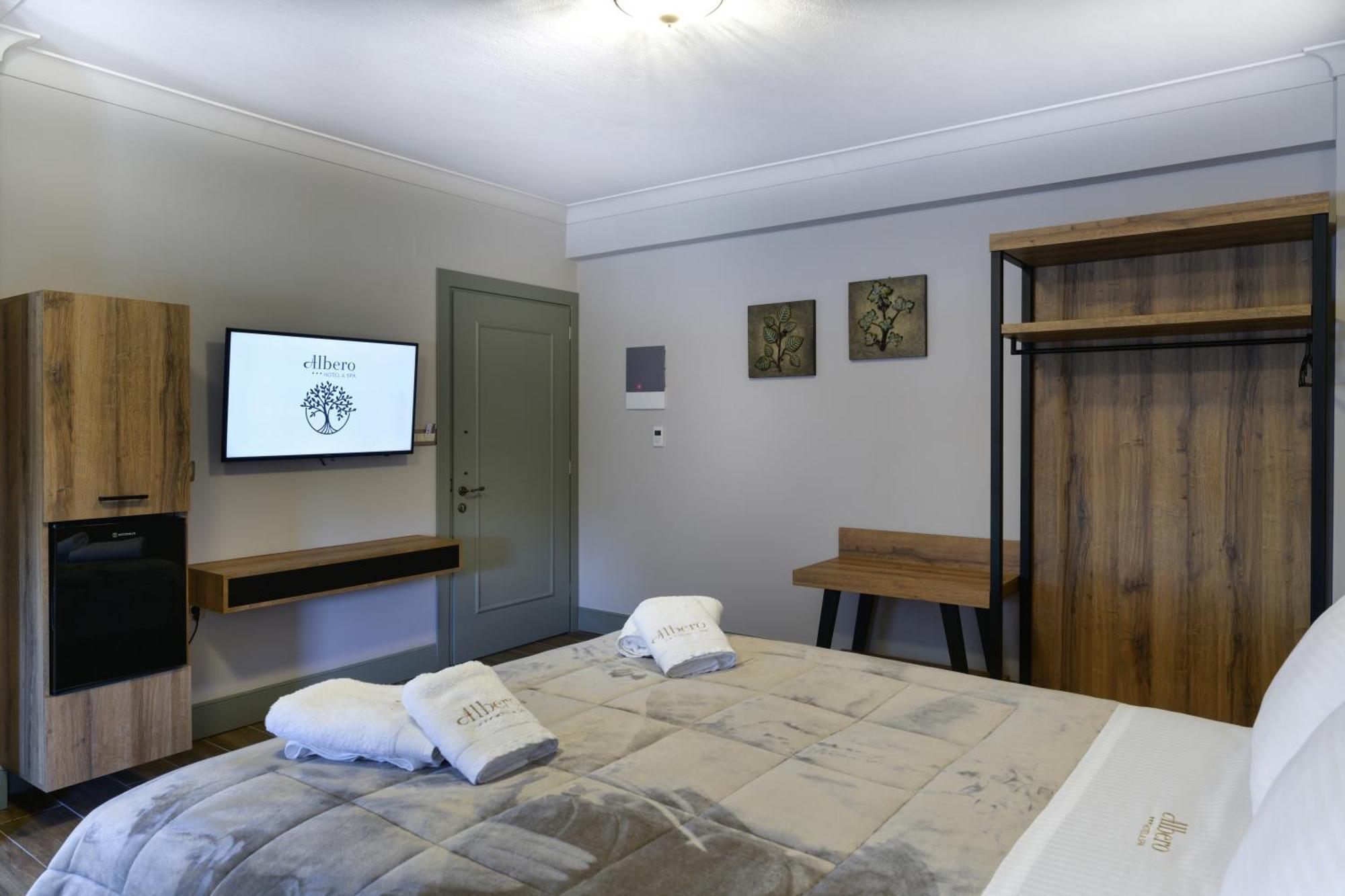 Albero Hotel Pérama Kültér fotó